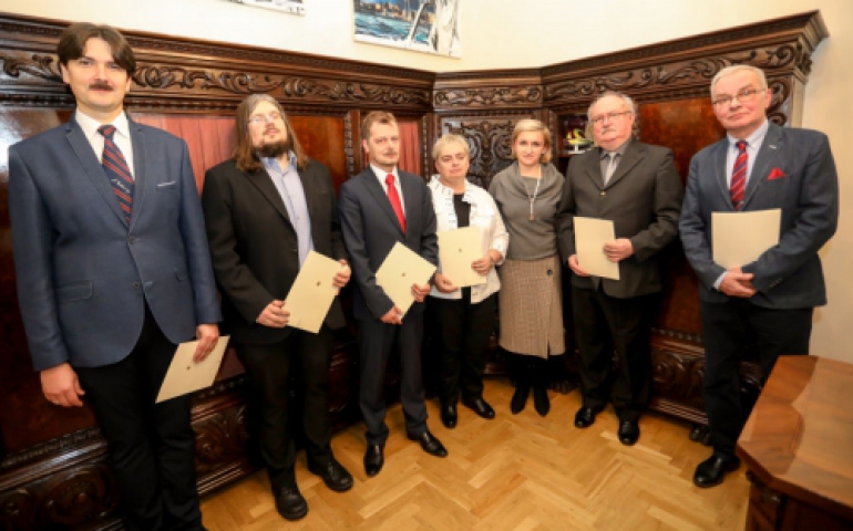 Krakowscy nauczyciele z nagrodami od prezydenta